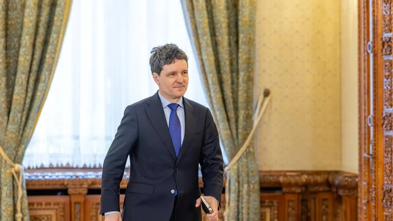 Presedintele Nicusor Dan cheama partidele la Cotroceni. Romania risca pierderea unui miliard de euro