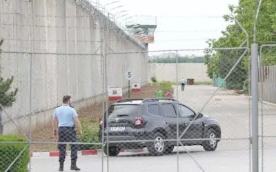 Doi gardieni de la Rahova sunt judecati pentru tortura. L-au batut pe criminalul din Craiova