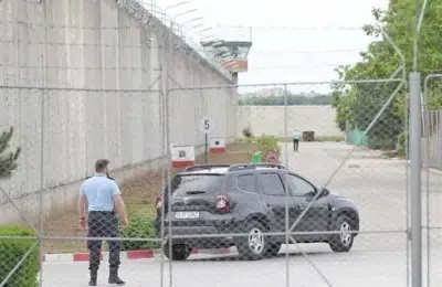 Doi gardieni de la Rahova sunt judecati pentru tortura. L-au batut pe criminalul din Craiova