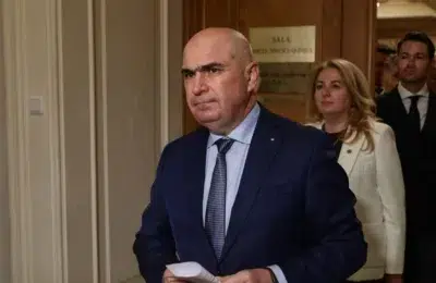 Renate Weber a incasat 306.624 lei dupa expirarea mandatului. Guvernul ramane demis de doua luni
