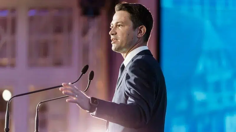 Robert Sighiartau il acuza pe Nicusor Dan de tentativa de rupere a PNL. Miza este Ilie Bolojan