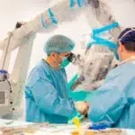 Peste 2300 de operatii pe coloana cu roboti la Spitalul Monza. Cand este necesara interventia