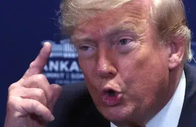 Donald Trump anunta taxe vamale de 100 la suta pentru medicamente. Reactia Uniunii Europene