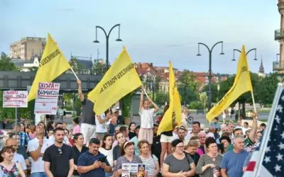 300 de oameni protesteaza in Oradea pentru Viorel Pasca. DIICOT cere arestarea lui