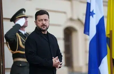 Parlamentul European critica decizia lui Zelenski. Polonia ii retrage o decoratie de stat
