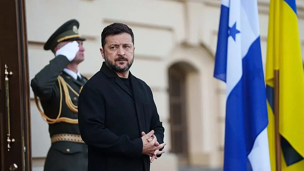 Parlamentul European critica decizia lui Zelenski. Polonia ii retrage o decoratie de stat