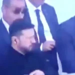 Volodimir Zelenski rupe dopul unei sticle la Paris. Gestul care a starnit ironii pe internet
