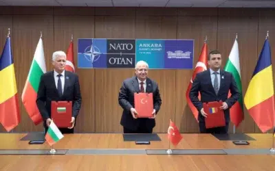 Romania semneaza un nou acord militar cu Turcia si Bulgaria. Miza pentru platformele de gaze