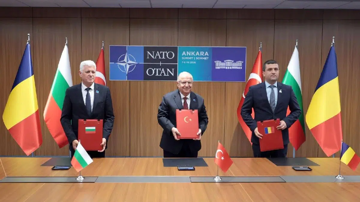Romania semneaza un nou acord militar cu Turcia si Bulgaria. Miza pentru platformele de gaze