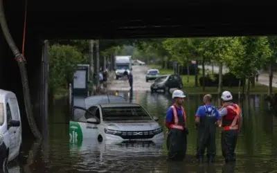 IGSU extinde alerta de inundații până mâine la ora 10. Elevii întârziați dau BAC-ul la ora 13