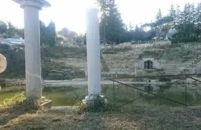 Italian condamnat dupa ce a construit un amfiteatru fals. Turistii plateau 40 de euro pe bilet
