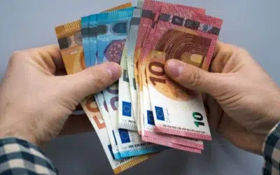 Angajat concediat in prima zi de concediu medical. A primit o despagubire de 13.620 euro