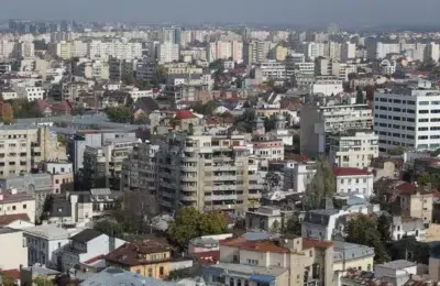 207 apartamente cu risc seismic închiriate ilegal în București. Airbnb și Booking listează ofertele