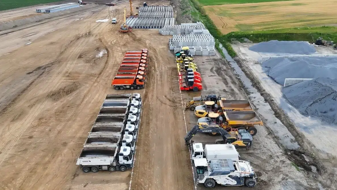 Licitatia pentru autostrada A8 este blocata. Strabag contesta contractul de un miliard de euro