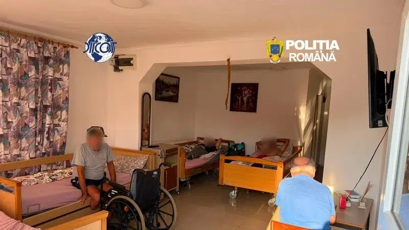 21 de pacienți evacuați din azilele din Bihor au ajuns la Sibiu fără acte. Un bărbat a murit