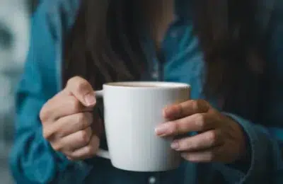 Consumul a 4 cesti de cafea pe zi reduce riscul de boli hepatice. Datele din 201 analize medicale