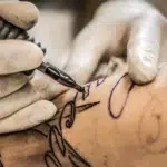 Cerneala din tatuaje ajunge in ganglionii limfatici. Riscurile pe termen lung explicate de medici