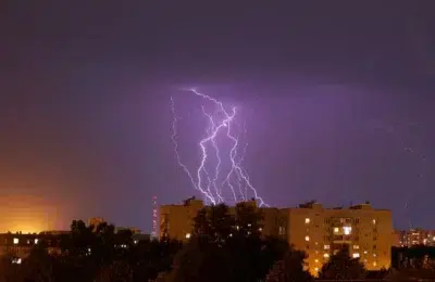 Furtuni puternice si grindina in 37 de judete. ANM emite doua coduri galbene