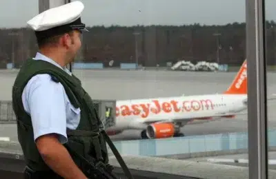 Combustibilul scump loveste companiile aeriene europene. easyJet va fi preluata de americani