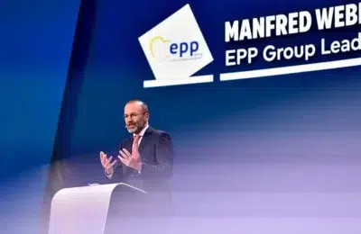 PPE cere cote gratuite de poluare pentru industrie dupa 2030. Decizia Comisiei vine pe 15 iulie