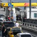 Ucraina opreste 42 la suta din rafinariile ruse. Benzina ajunge la 4 dolari litrul