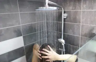 Dusul de seara scade timpul de adormire cu 10 minute. Ce temperatura trebuie sa aiba apa
