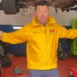 Factura de 12000 euro pentru un Mini electric. Un mecanic roman gaseste o conducta montata gresit