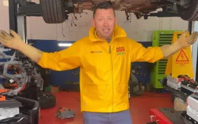 Factura de 12000 euro pentru un Mini electric. Un mecanic roman gaseste o conducta montata gresit