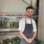 Un fermier din Olt vinde pepenii cu 4 lei kilogramul. Pretul la intermediari a scazut la 50 de bani