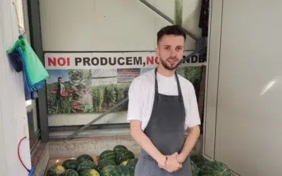 Un fermier din Olt vinde pepenii cu 4 lei kilogramul. Pretul la intermediari a scazut la 50 de bani