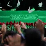Funeralii de sase zile pentru Ali Khamenei in Iran. Autoritatile asteapta 20 de milioane de oameni