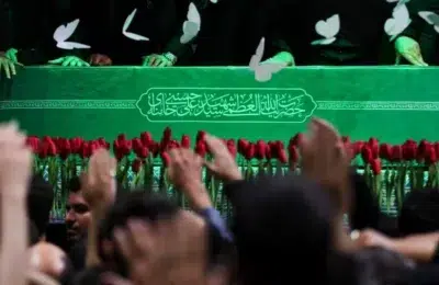 Funeralii de sase zile pentru Ali Khamenei in Iran. Autoritatile asteapta 20 de milioane de oameni
