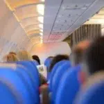 Prejudiciu de 800.000 de euro din furturi in avioane. Politia ancheteaza 16 angajati