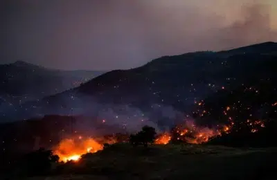 MAE emite avertizare de calatorie pentru Grecia. Trei pompieri au murit in incendii