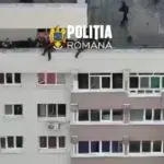 Interventie majora a politiei in Sectorul 6. Femeie salvata de mascati si alpinisti la etajul 7