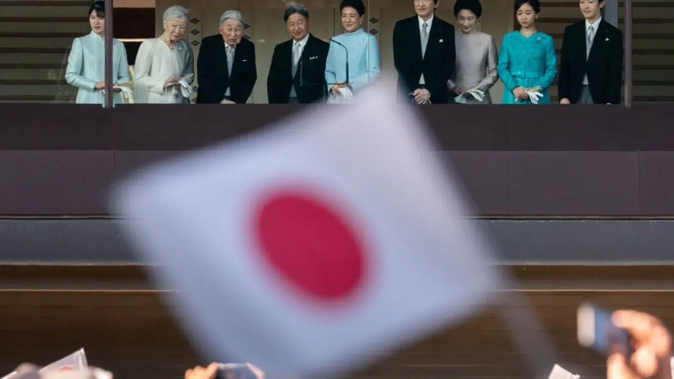 Parlamentul din Japonia schimba legea succesiunii. Femeile raman excluse de la tronul imperial