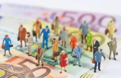 Un milion de oameni au devenit milionari in dolari anul trecut. Franta produce unul la 15 minute