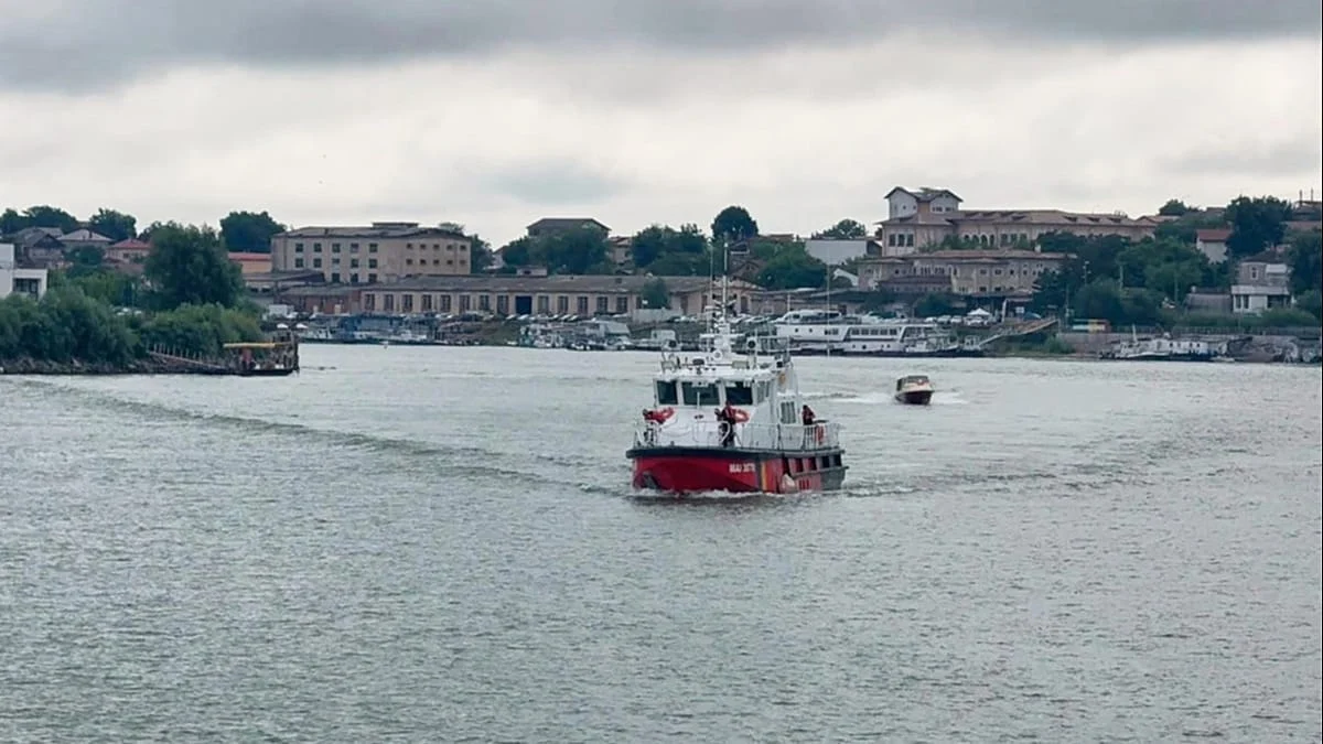 Nava cu propan lovita la 20 de mile de coasta Romaniei. Trei marinari au fost raniti
