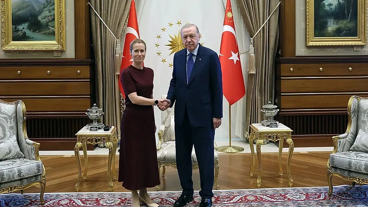 Trei comisari europeni negociaza cu Erdogan la Ankara. UE vrea relatii mai stranse cu Turcia