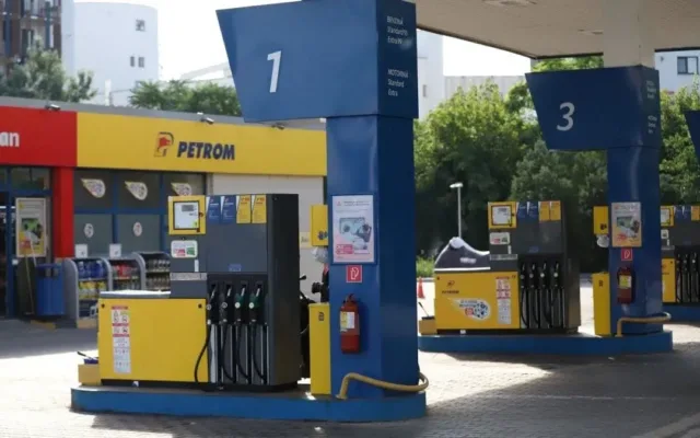 pret benzina motorina