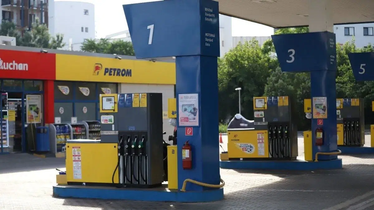 pret benzina motorina