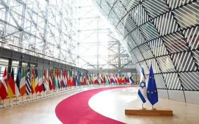 Pretul petrolului creste la 78 de dolari. Bruxelles discuta interzicerea retelelor sociale