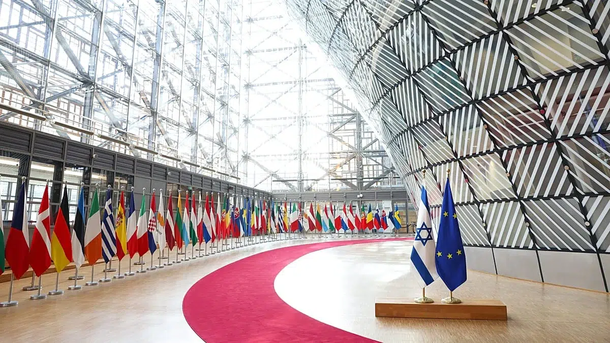 pret petrol retele sociale UE