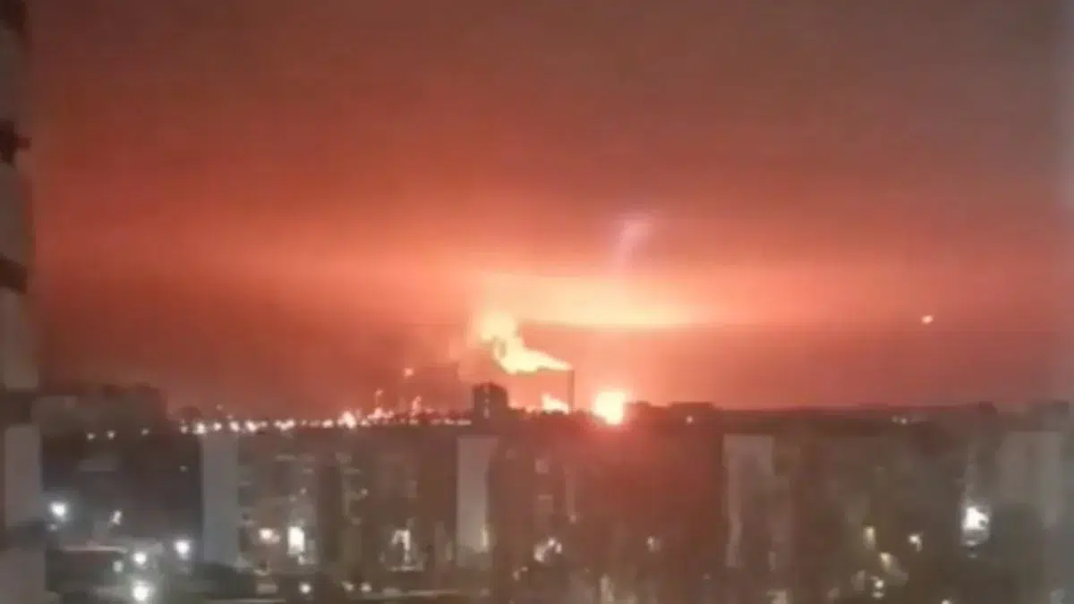 Dronele ucrainene distrug rafinaria din Saratov. 50 de milioane de rusi raman fara combustibil