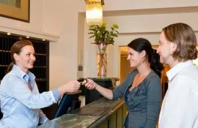 Reguli noi pentru turism. Aerul conditionat devine obligatoriu la pensiunile de 4 si 5 margarete