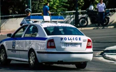 Romanca de 42 de ani arestata in Creta. A torturat o femeie din Rusia timp de o luna
