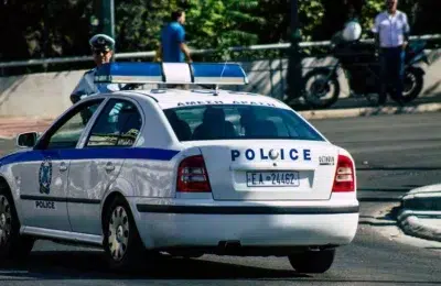 Romanca de 42 de ani arestata in Creta. A torturat o femeie din Rusia timp de o luna