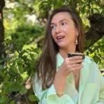 Adela Popescu alege o rochie transparentă la o nuntă. Cum comentează Cosmin Seleși ținuta