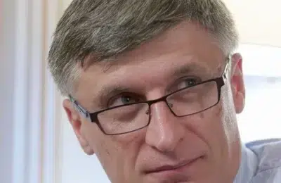 DIICOT face perchezitii acasa la Catalin Avramescu. Fostul consilier e suspect de pornografie