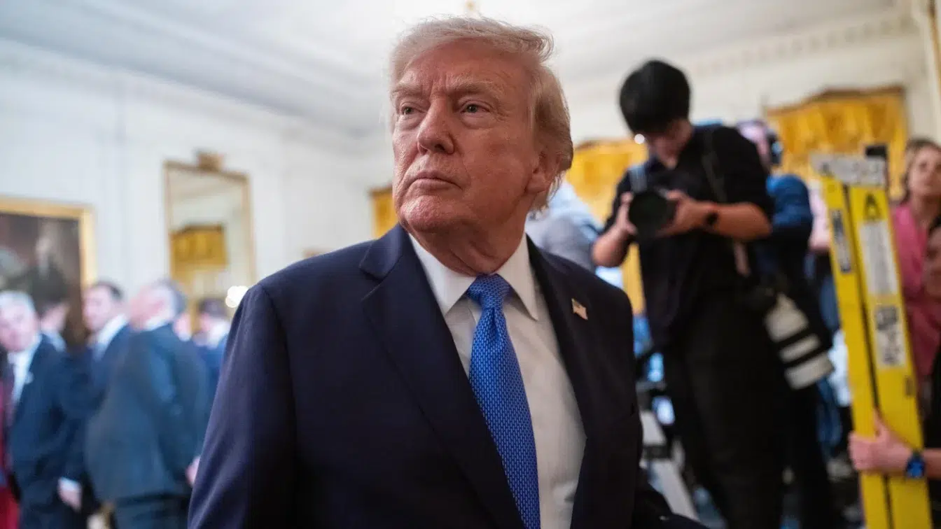 Donald Trump blocheaza cetatenia prin nastere in SUA. Presedintele a semnat doua decrete